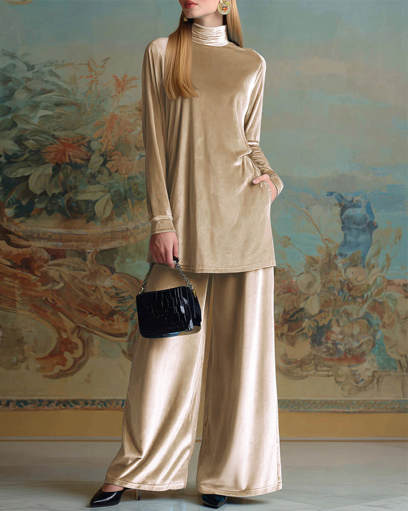 Turtleneck lounge set in champagne