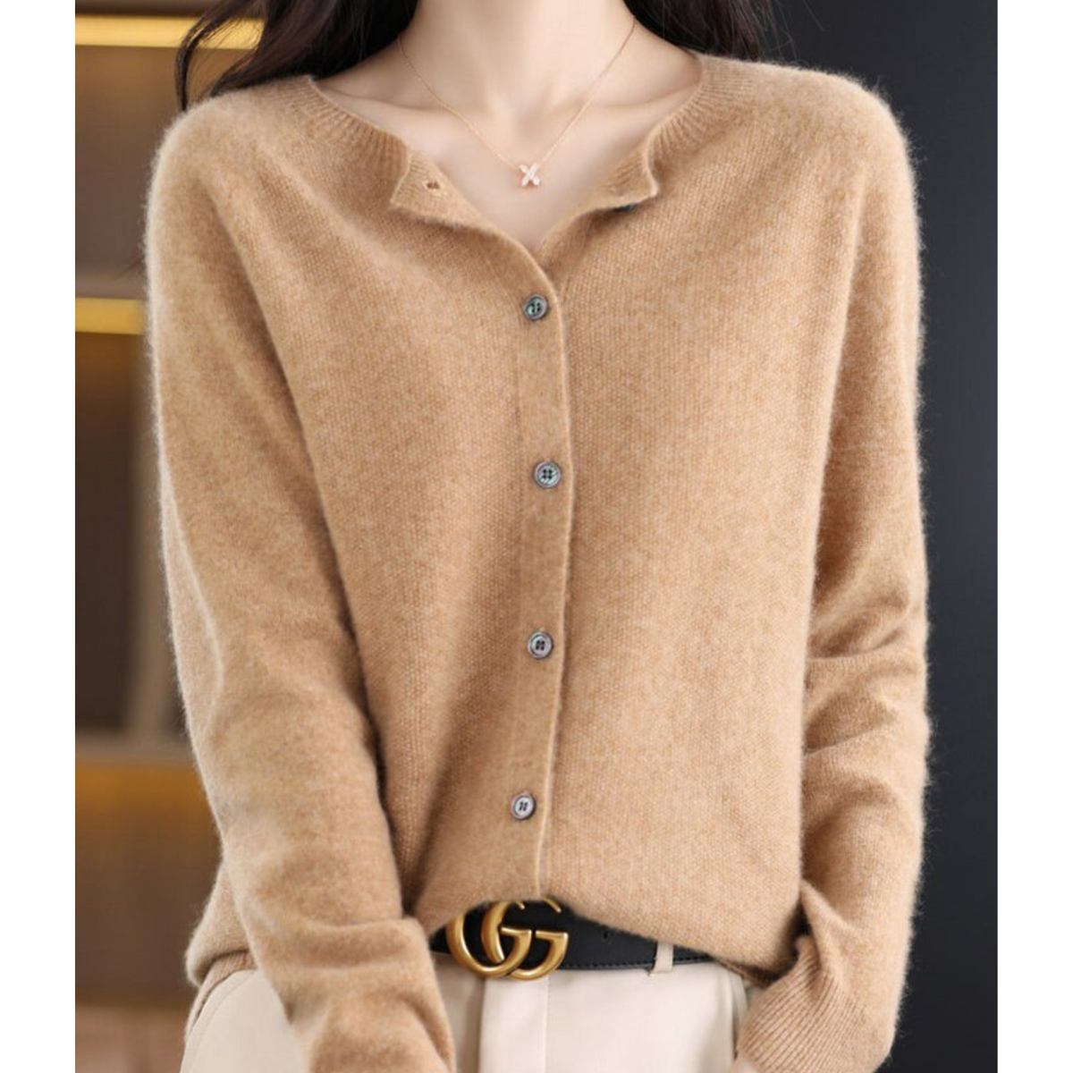 Suvi | Round Neck Button-Front Knit Cardigan