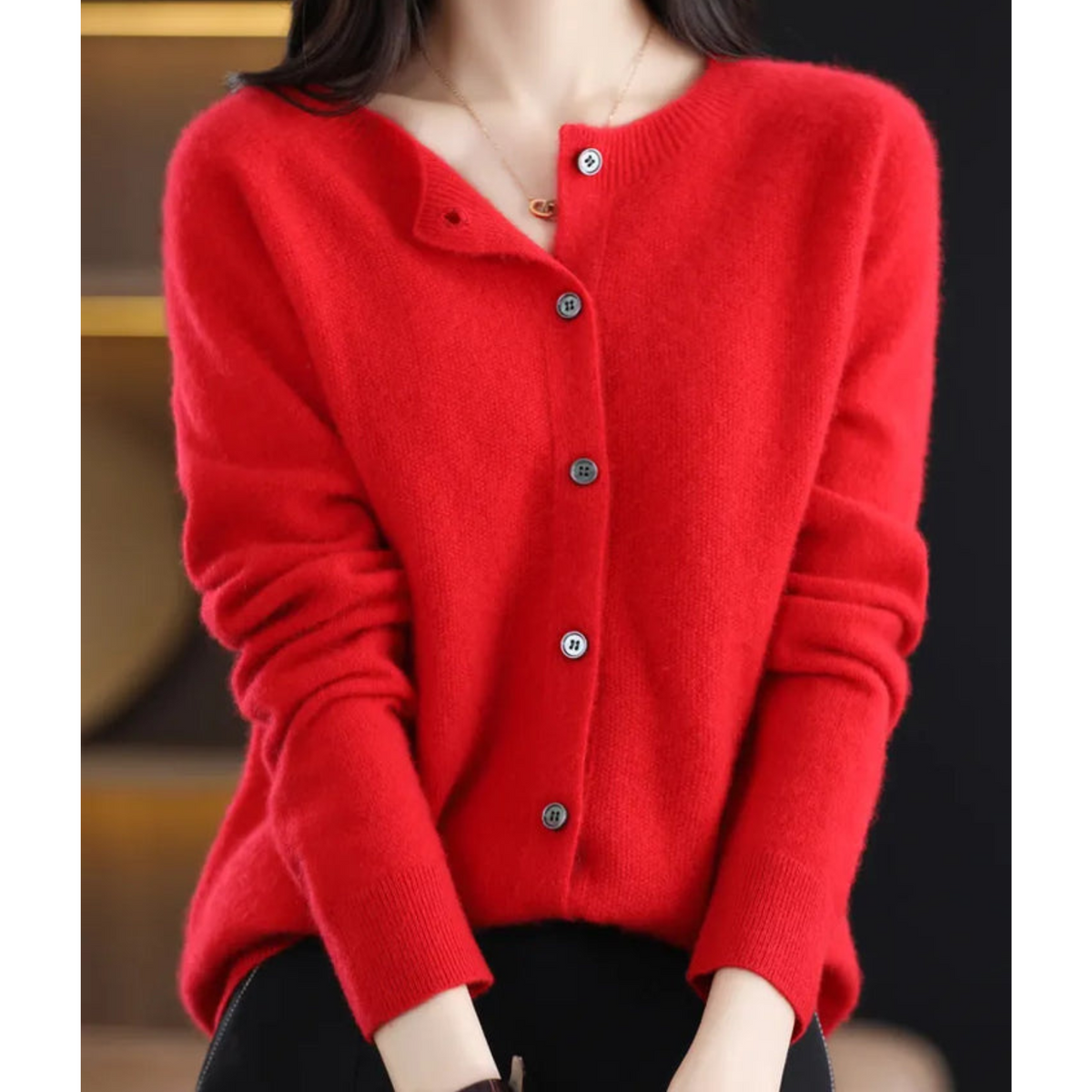Suvi | Round Neck Button-Front Knit Cardigan