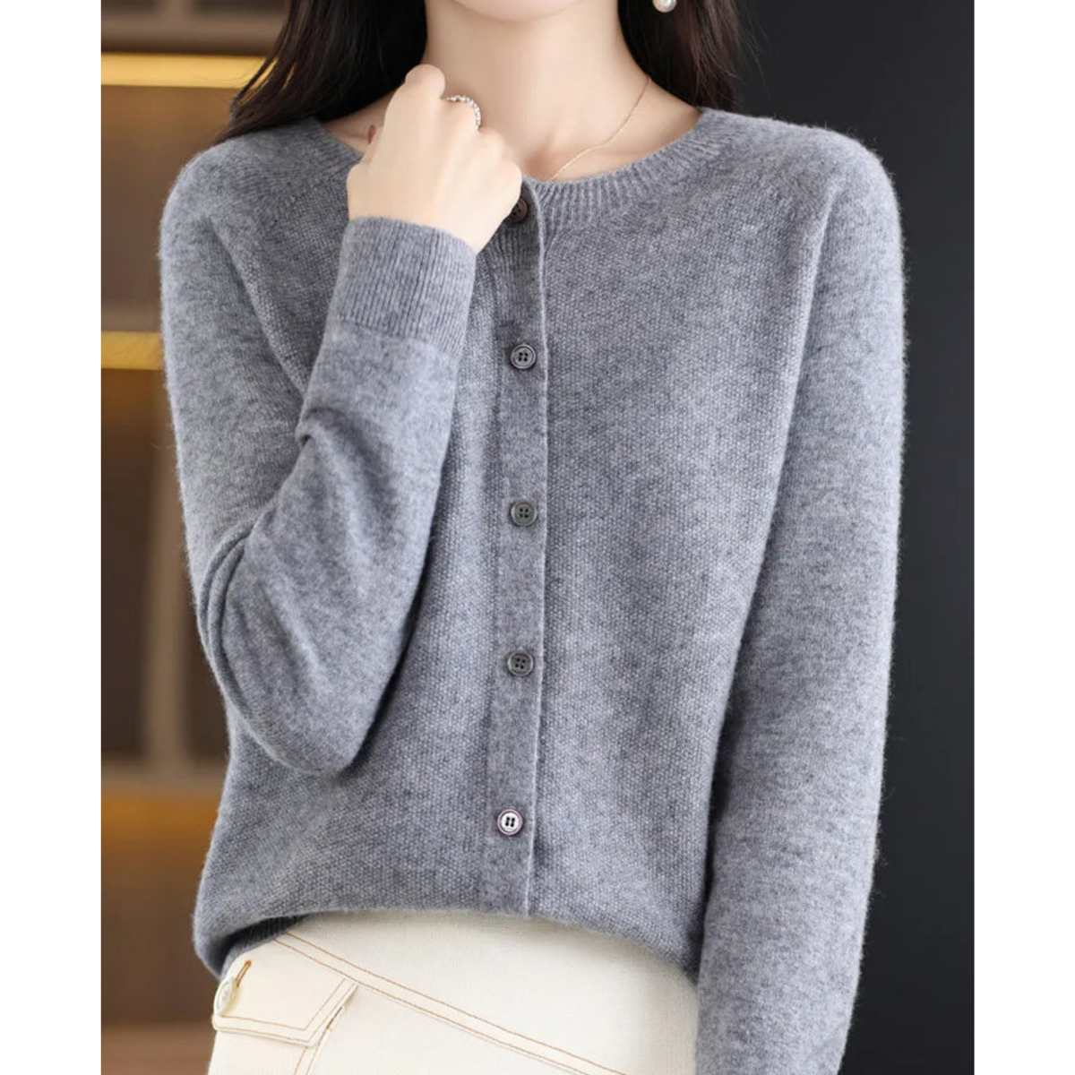 Suvi | Round Neck Button-Front Knit Cardigan