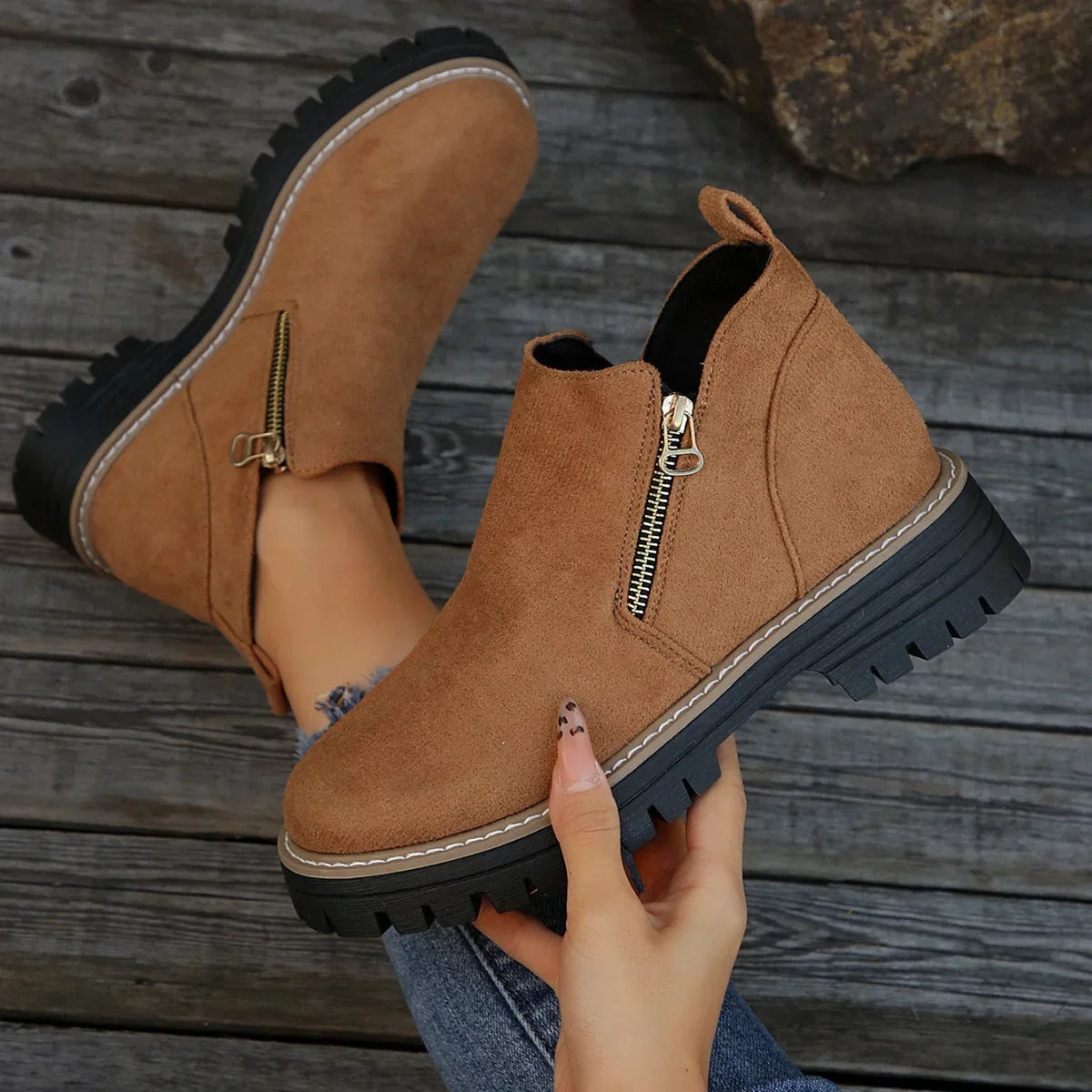 Women's Svea lug sole ankle boots in Brown