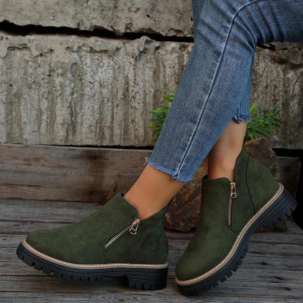 Women's Svea lug sole ankle boots in Green